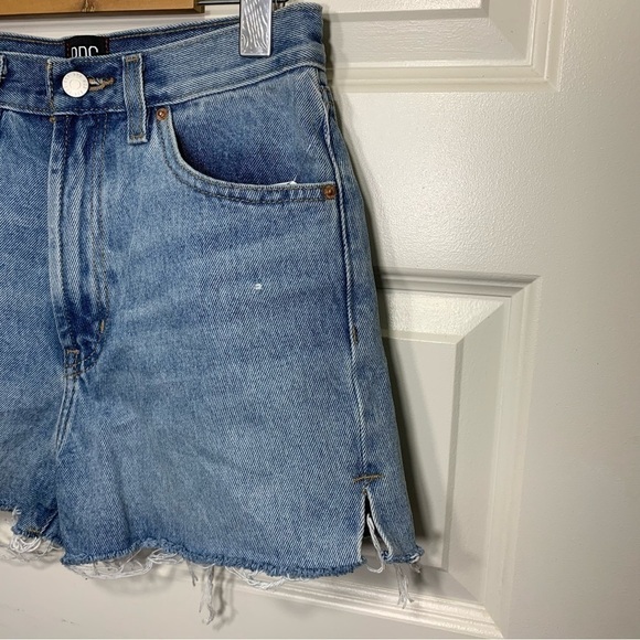 BDG Cut Off Jean Short Sz 26 Blue Distressed High Rise Denim Urban Outfitters - Picture 5 of 11